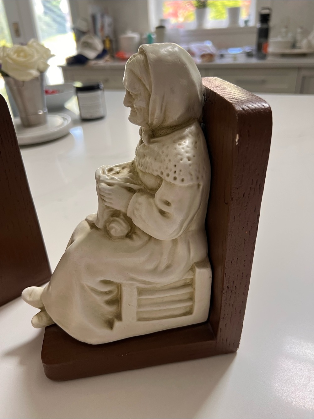 Vintage- Cream Ceramic Elderly Couple Bookends 1950-70 made in Canada - Picture 5 of 11